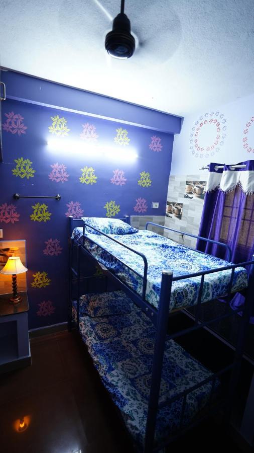 Easvari Grand Pg For Women - Female Only Albergue Madrás Exterior foto